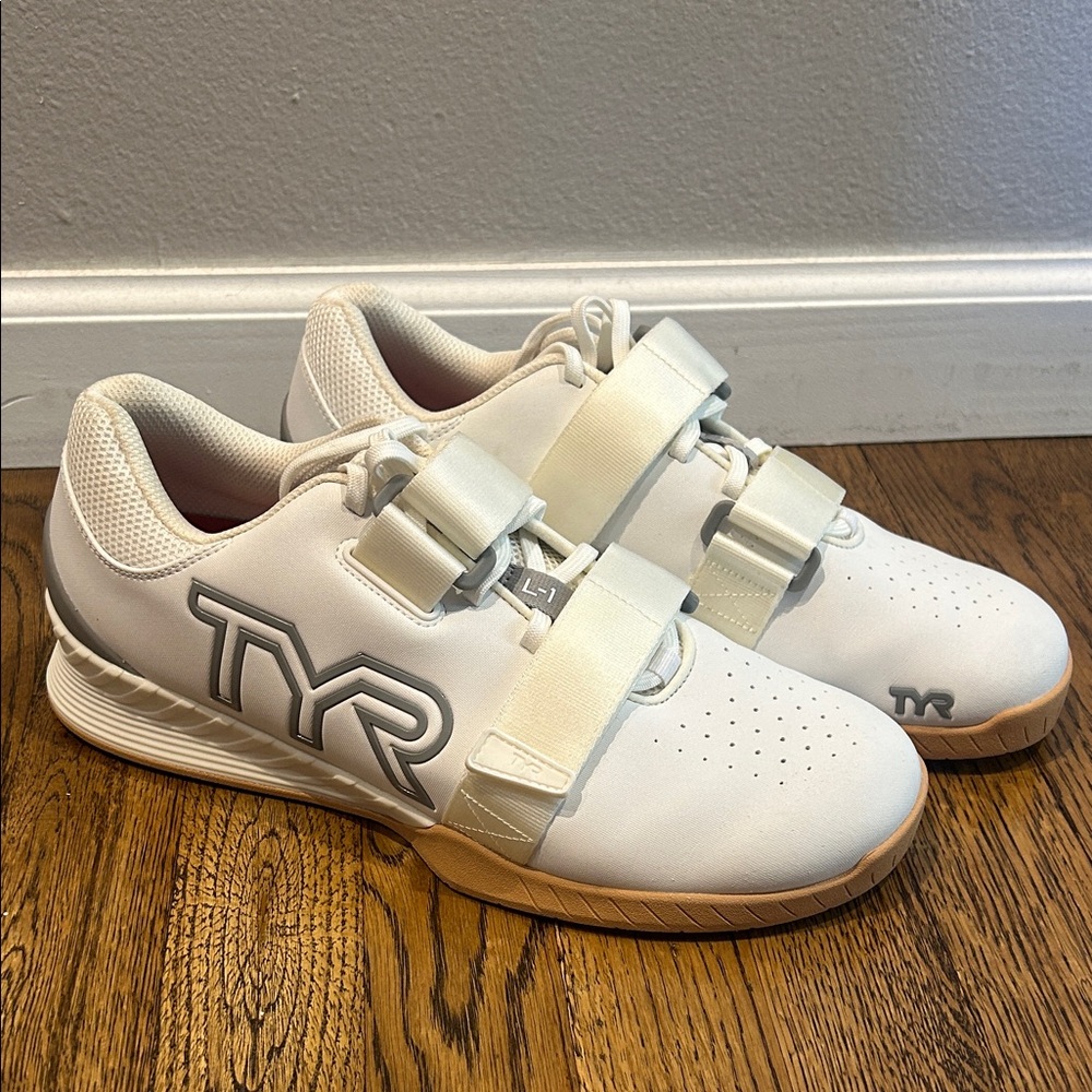 TYR L-1 Lifter Men’s 10.5/Women’s 12 - White/Gum